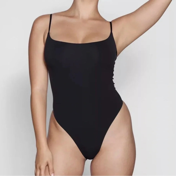 Skims Fits Everybody Cami Bodysuit Onyx -NWOT various sizes - Picture 1 of 5
